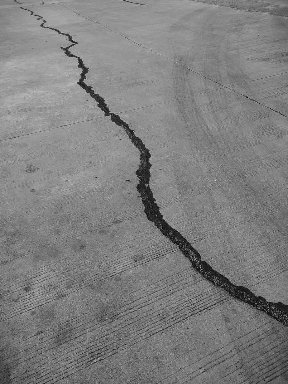 earthquake crack cement